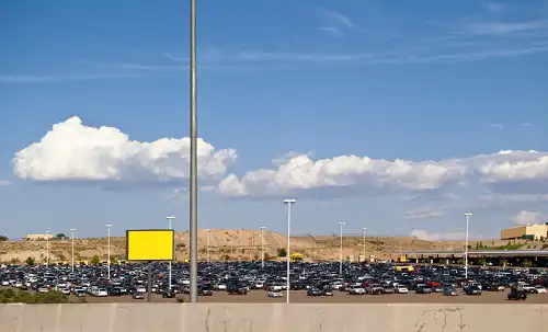 Open parkeerlplaats op loopafstand weeze airport